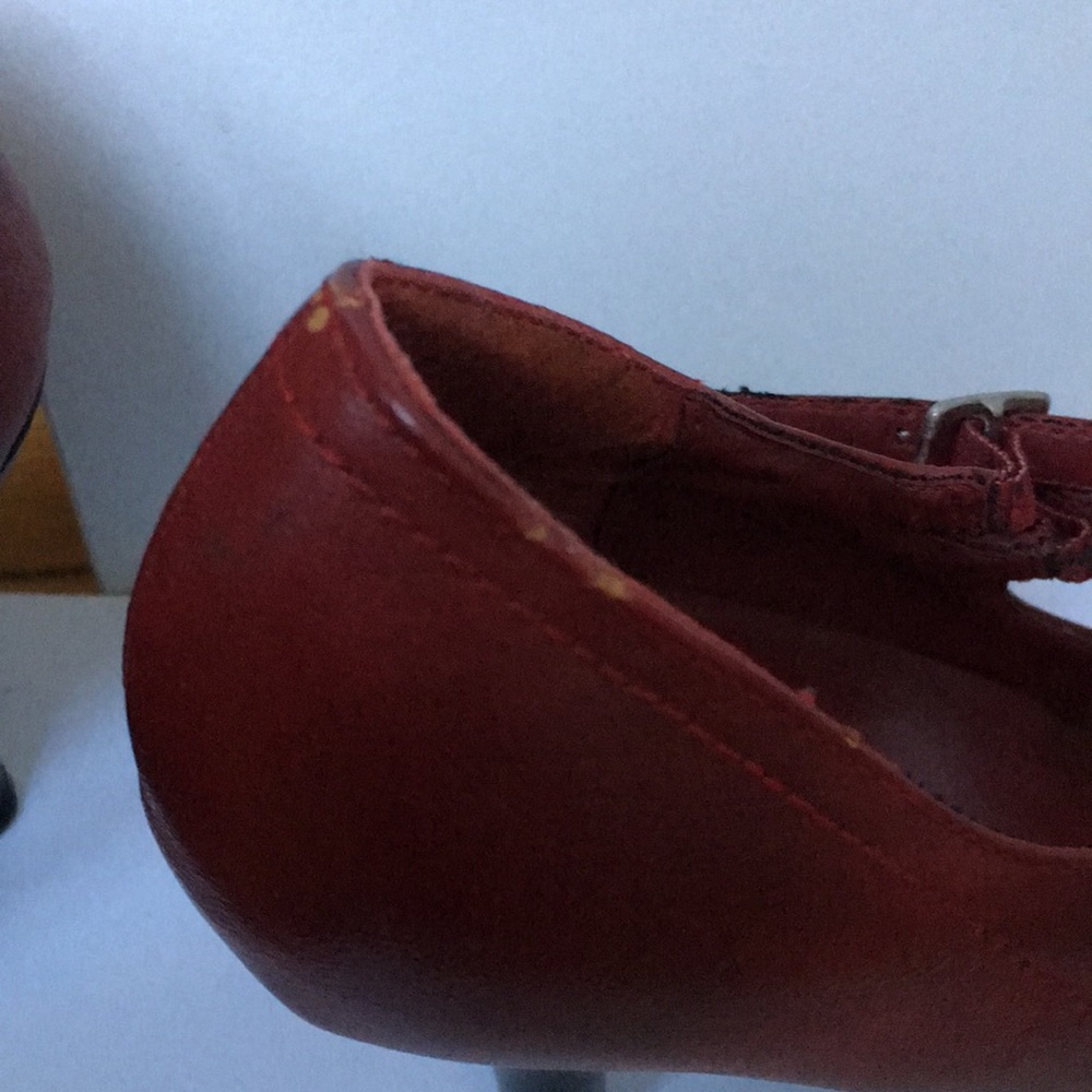 Red Heels - Picture 6 of 8